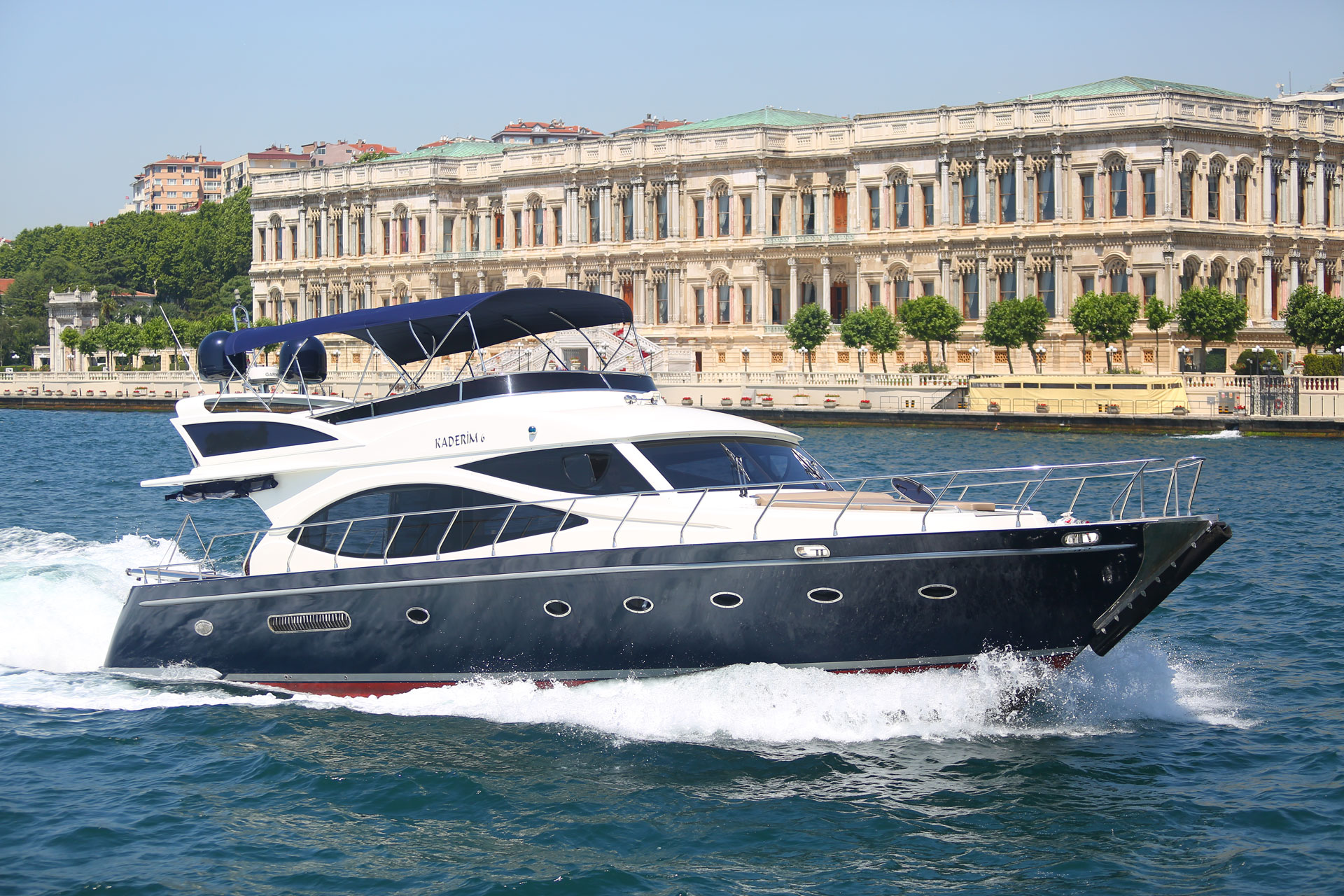 Bosphorus Tickets.Com : PRIVATE LUXURY YACHT