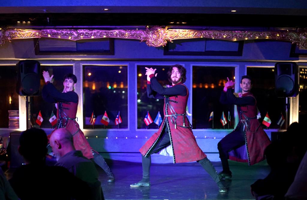 BOSPHORUS DINNER CRUISE & TURKISH NIGHT SHOW (PREMIUM VIP TABLE WITH VIP MENU)